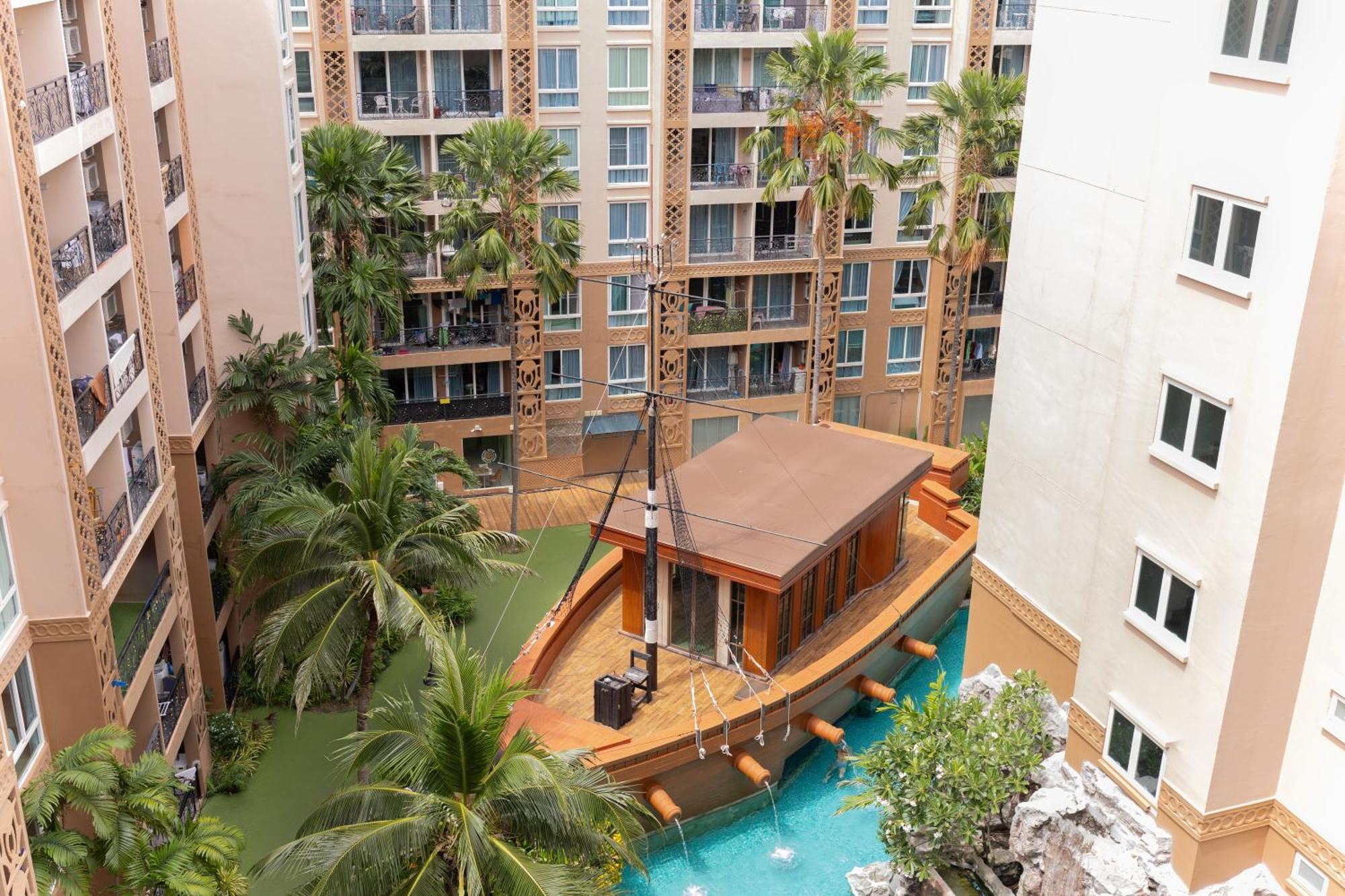 Atlantis Condo Resort Jomtien Beach Exterior photo